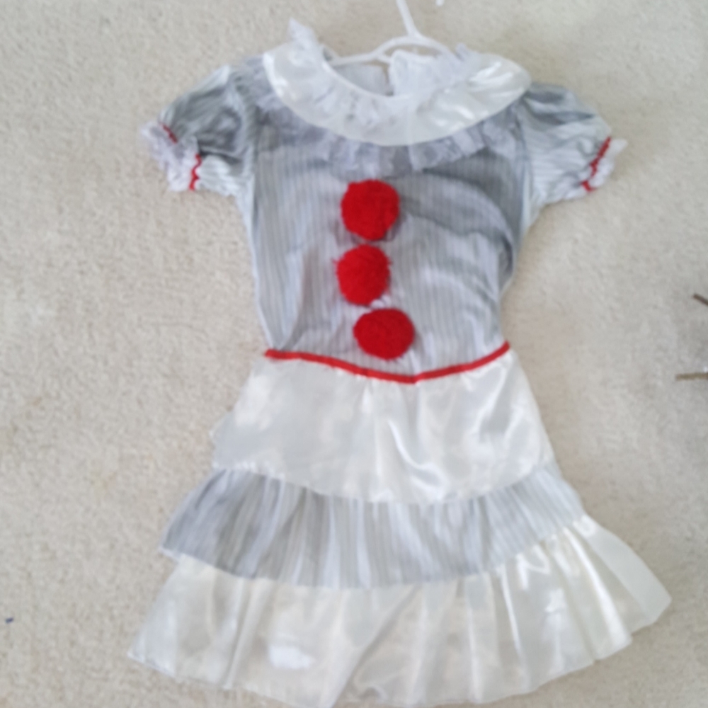 Girls Pennywise costume